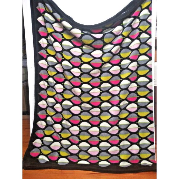 Vera Bradley Plush Blanket Retired Pastel Leaves/geometric 50" X 80" Black pink - Picture 3 of 7